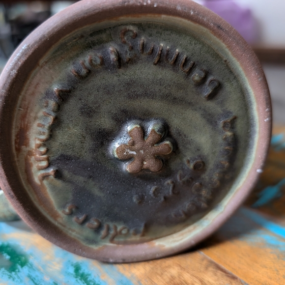 Bennington Potters Vermont Handcrafted Ceramic Mug - Picture 6 of 6